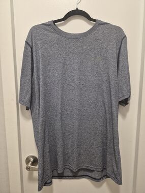 Under Armour Men’s Heathered Gray Performance Tee